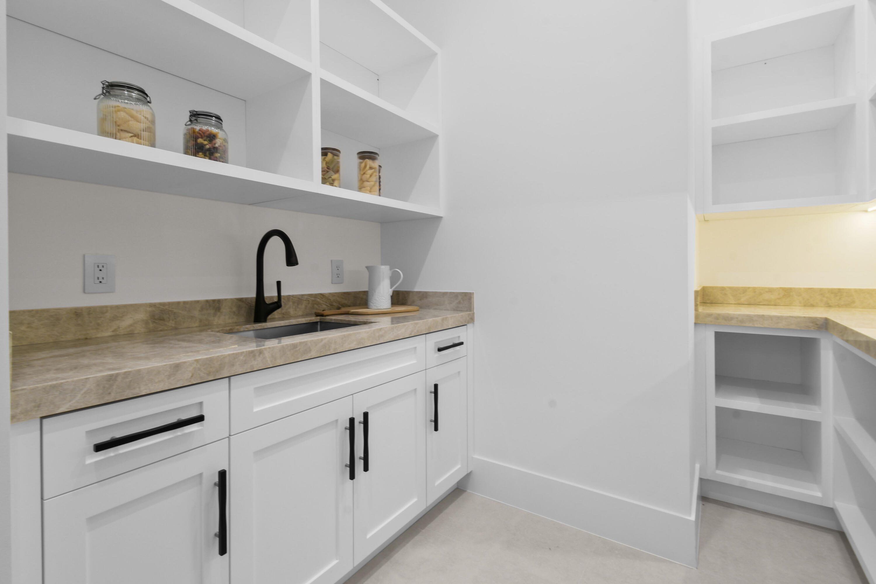 2408 Azure Circle