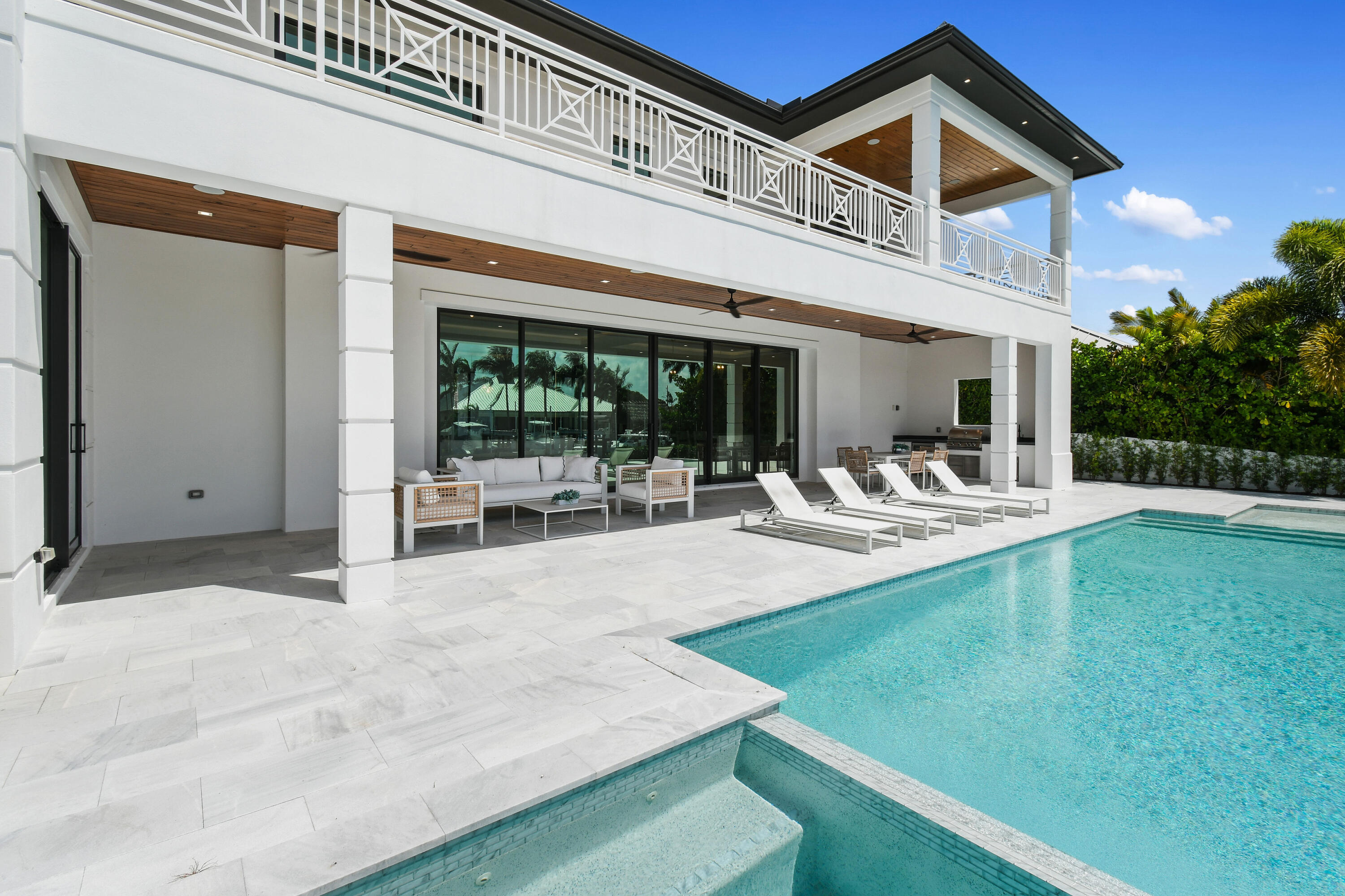 2408 Azure Circle