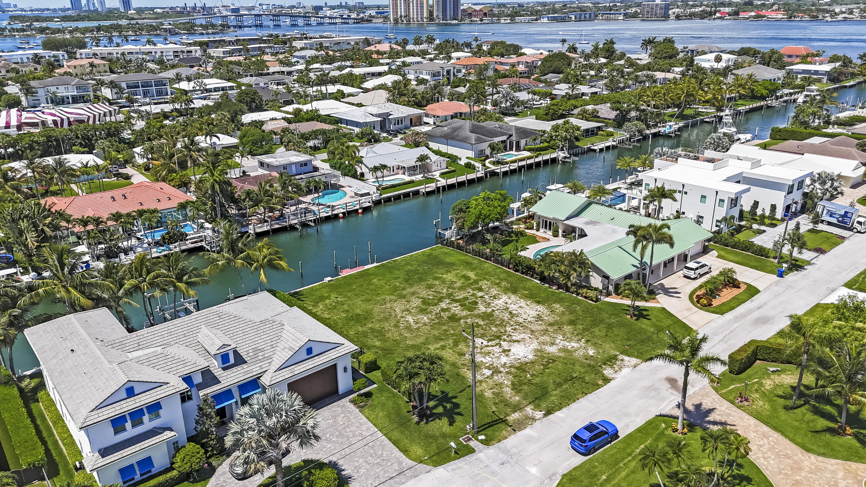1121 Coral Way