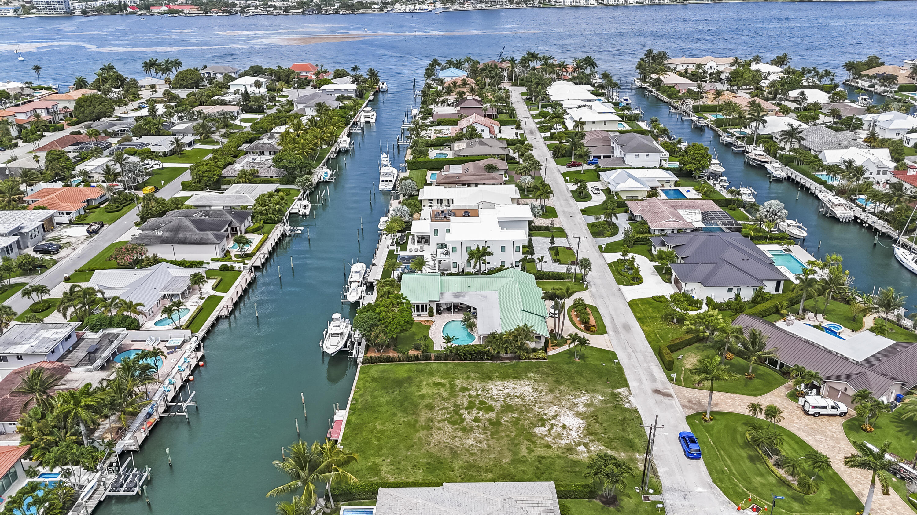 1121 Coral Way