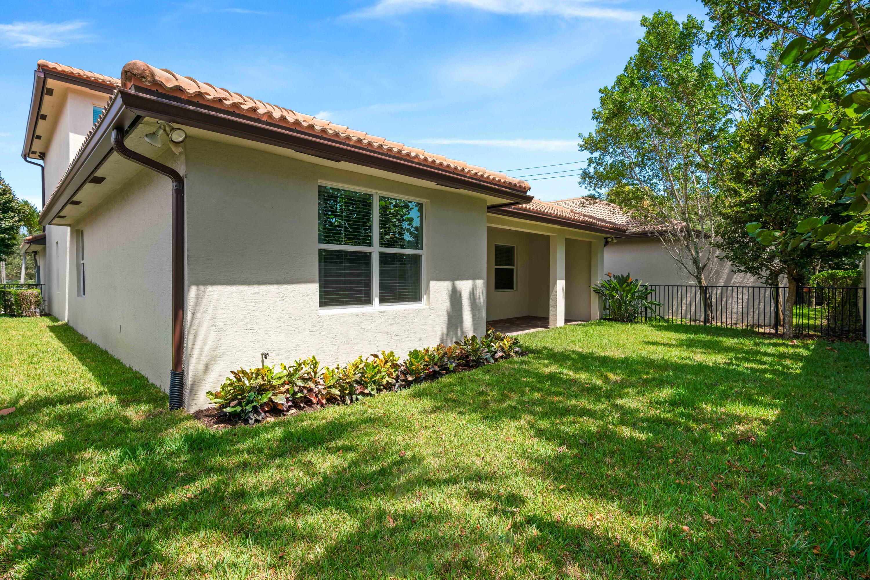 7018 Limestone Cay Road