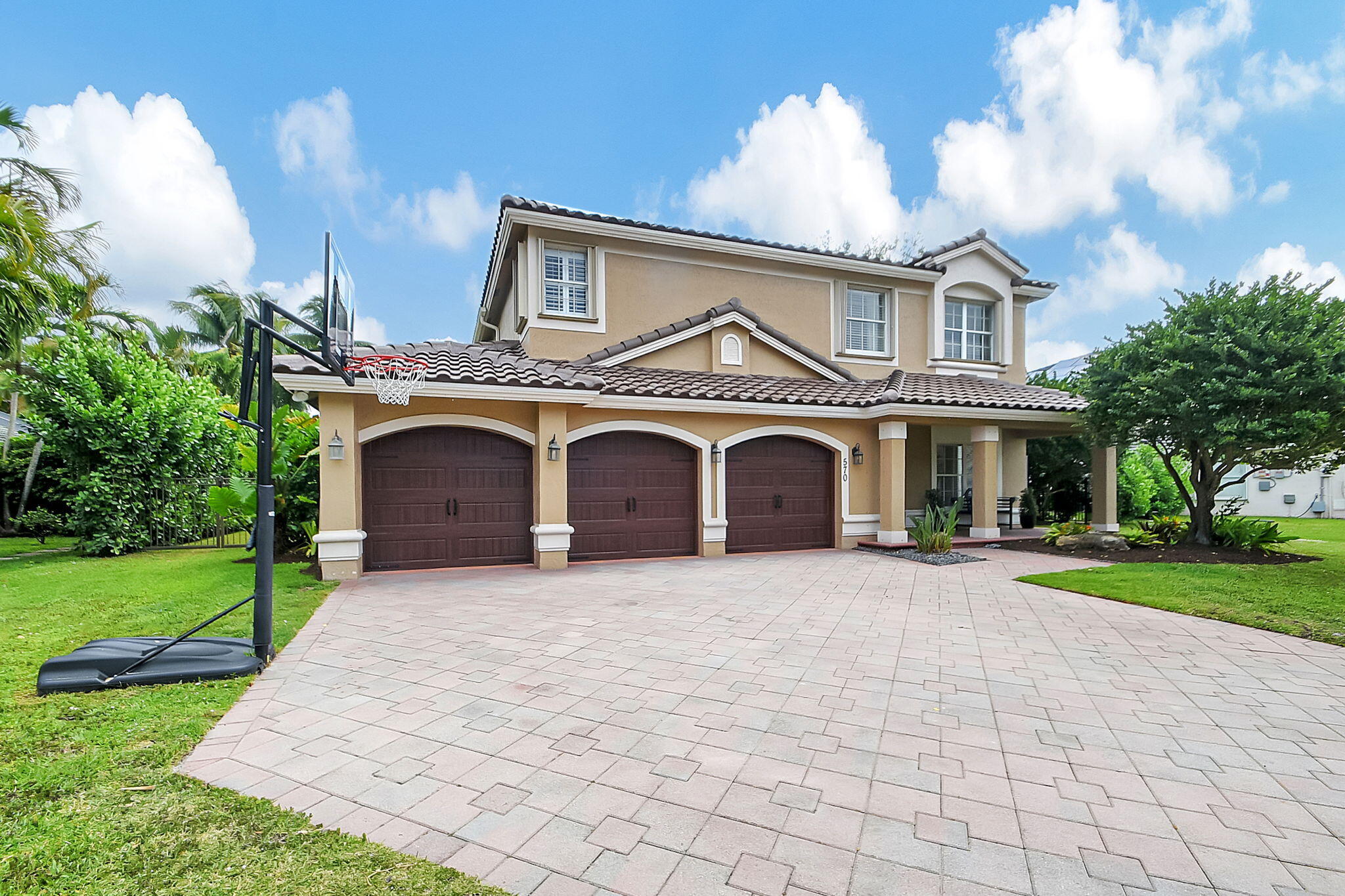 570 Cypress Crossing