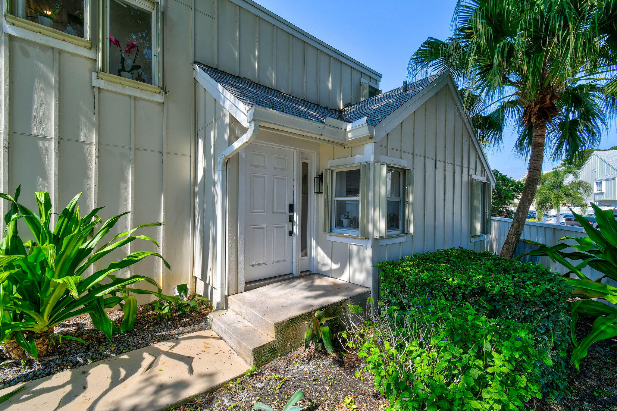 6335 Riverwalk Lane 7