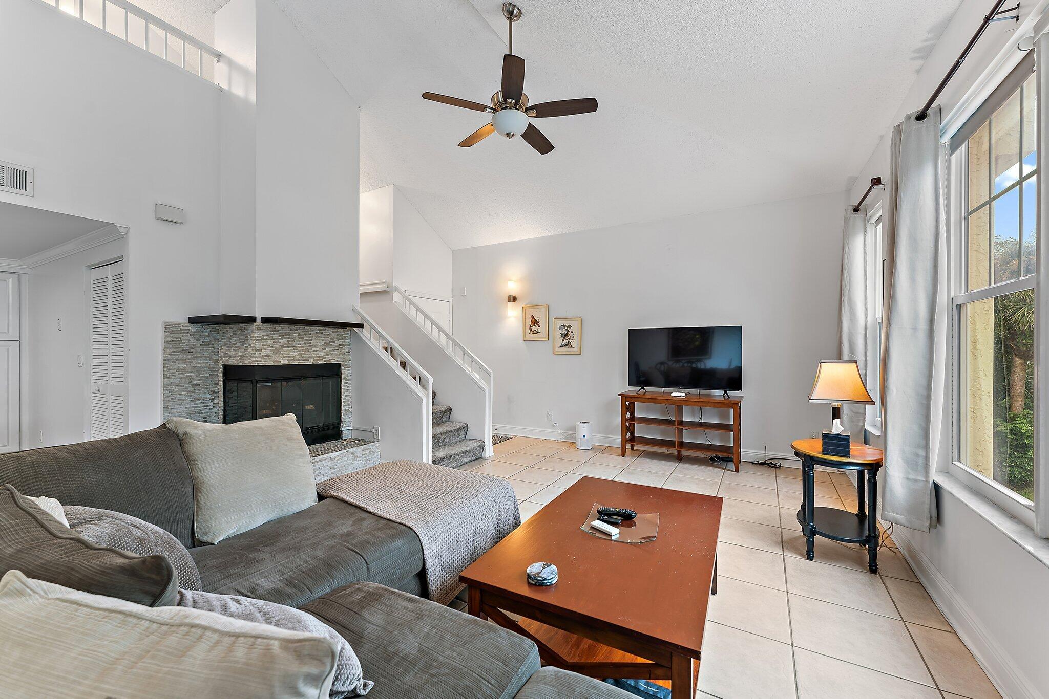 1609 Mizzenmast Way