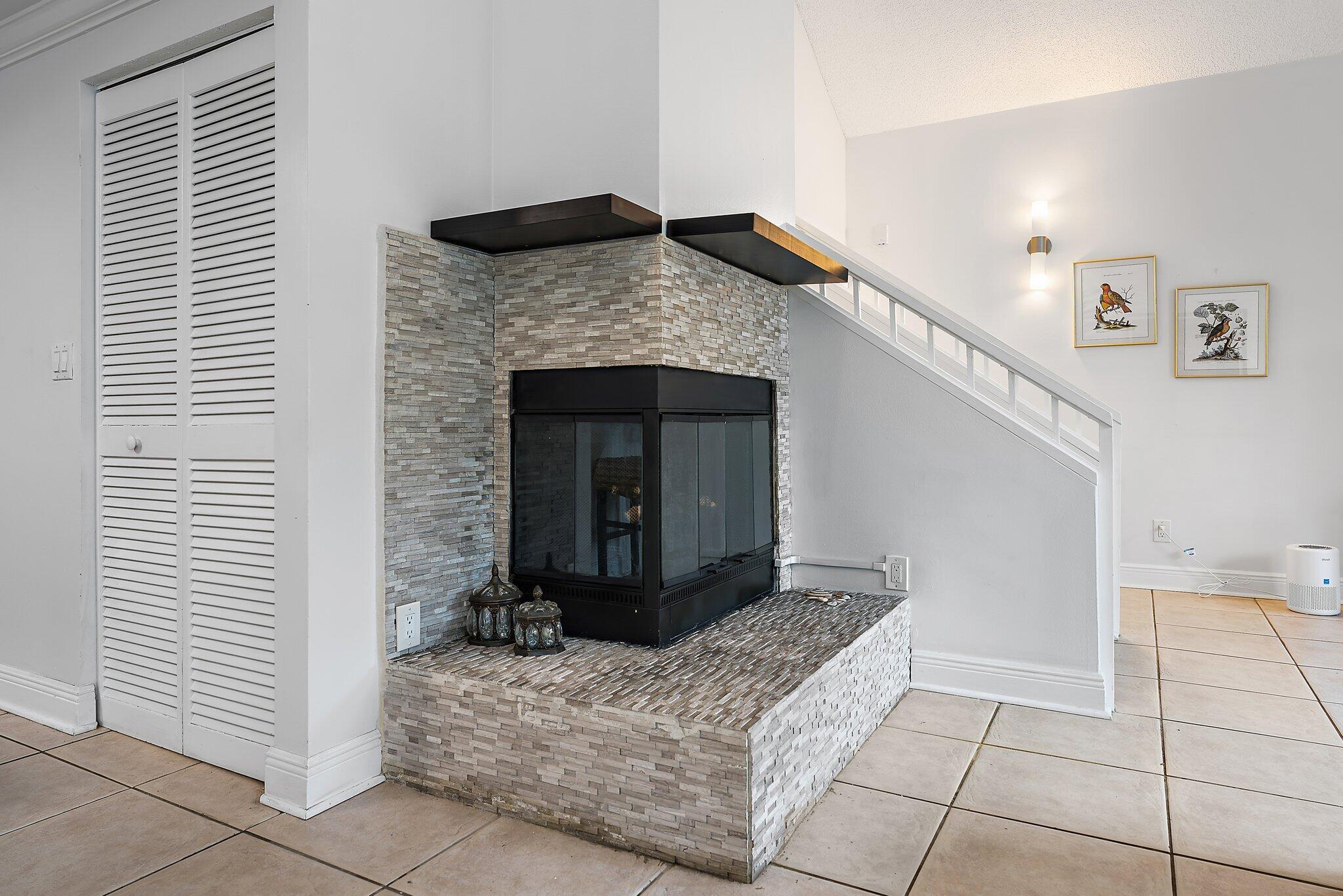 1609 Mizzenmast Way