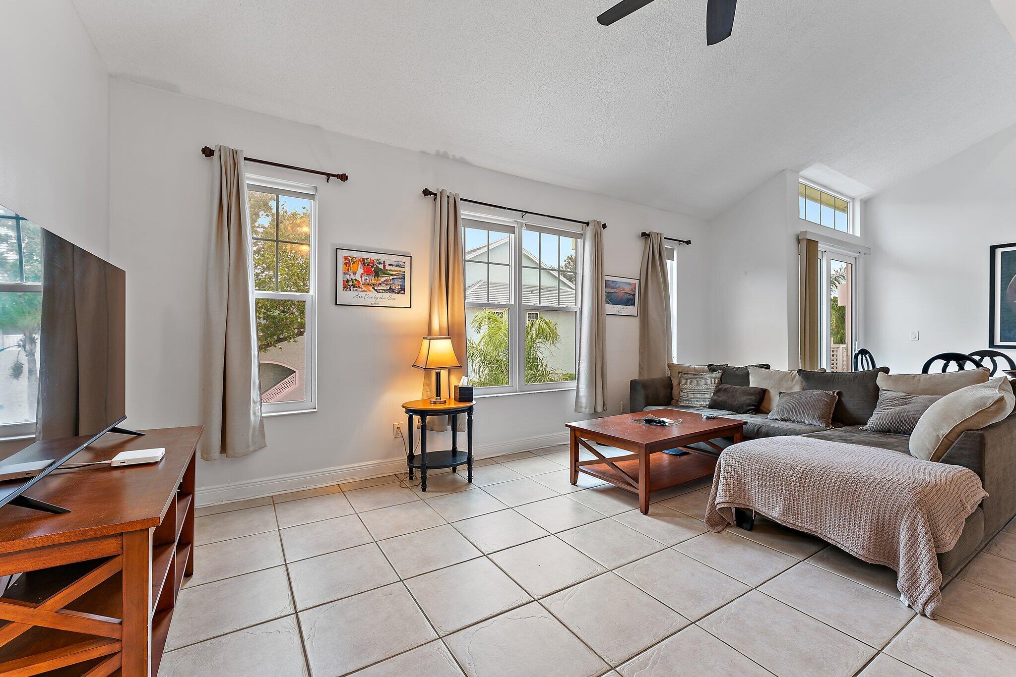 1609 Mizzenmast Way