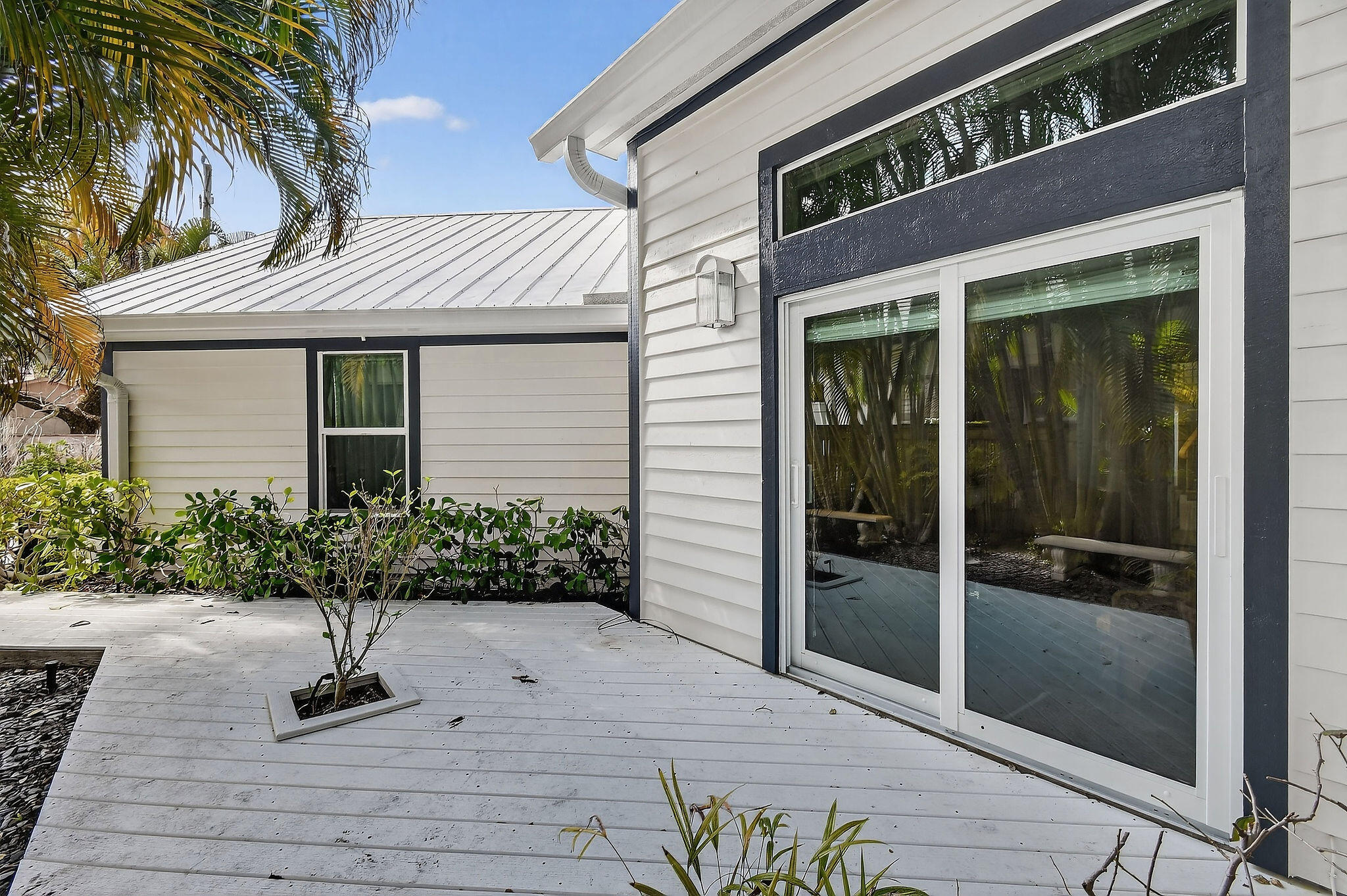 2388 Palm Harbor Drive