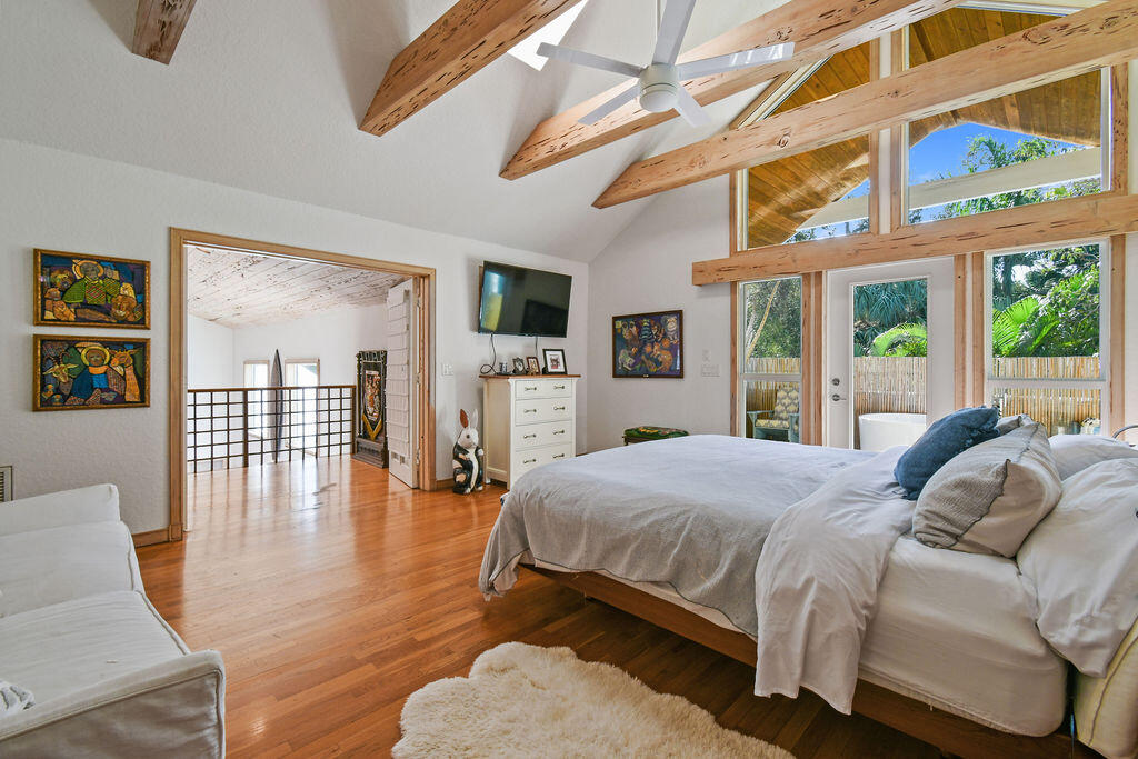 2388 Palm Harbor Drive