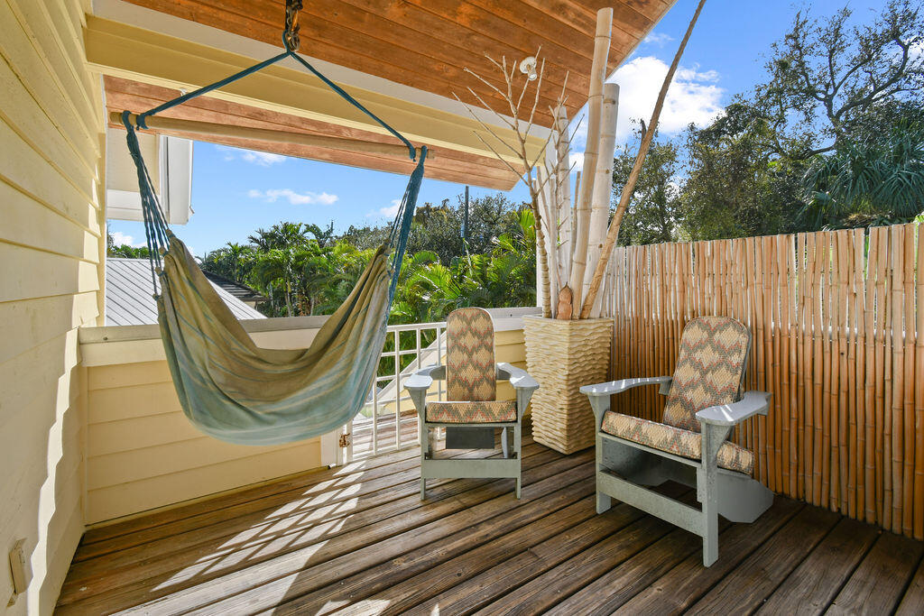 2388 Palm Harbor Drive