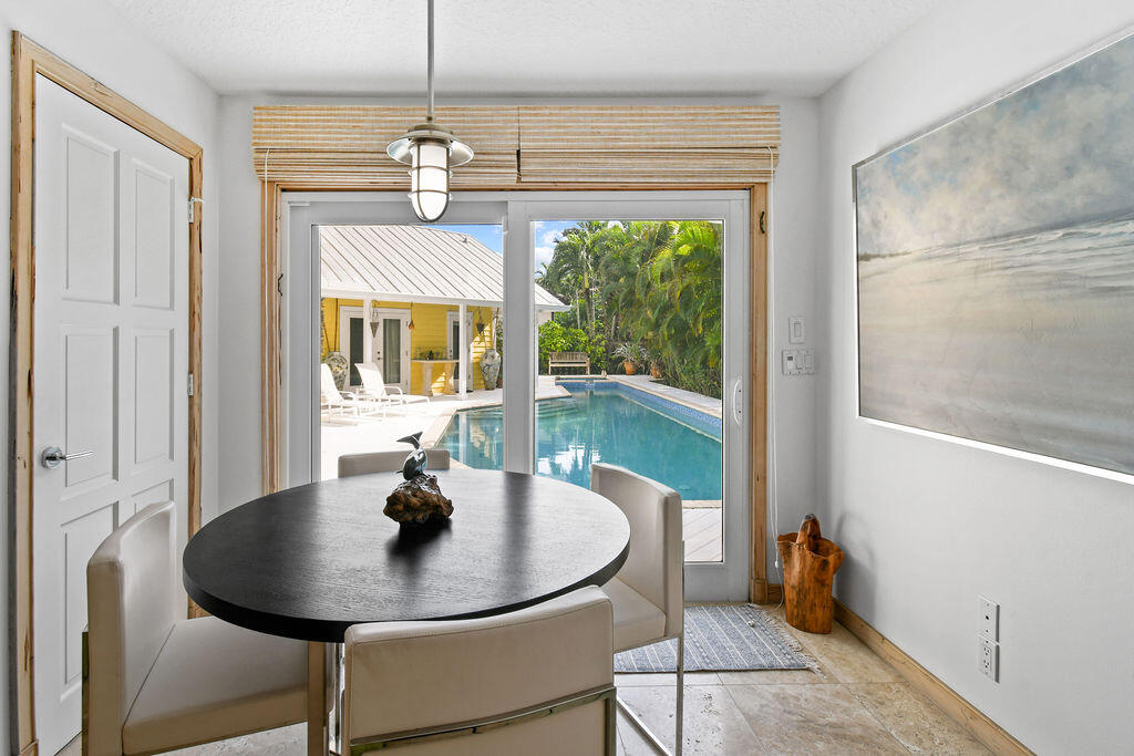 2388 Palm Harbor Drive