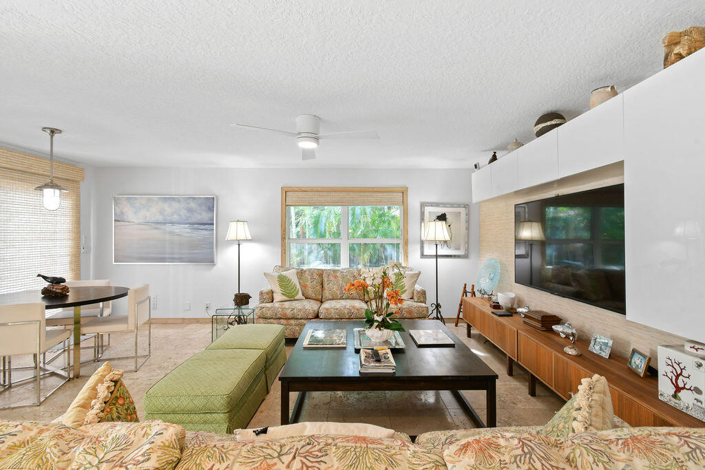 2388 Palm Harbor Drive