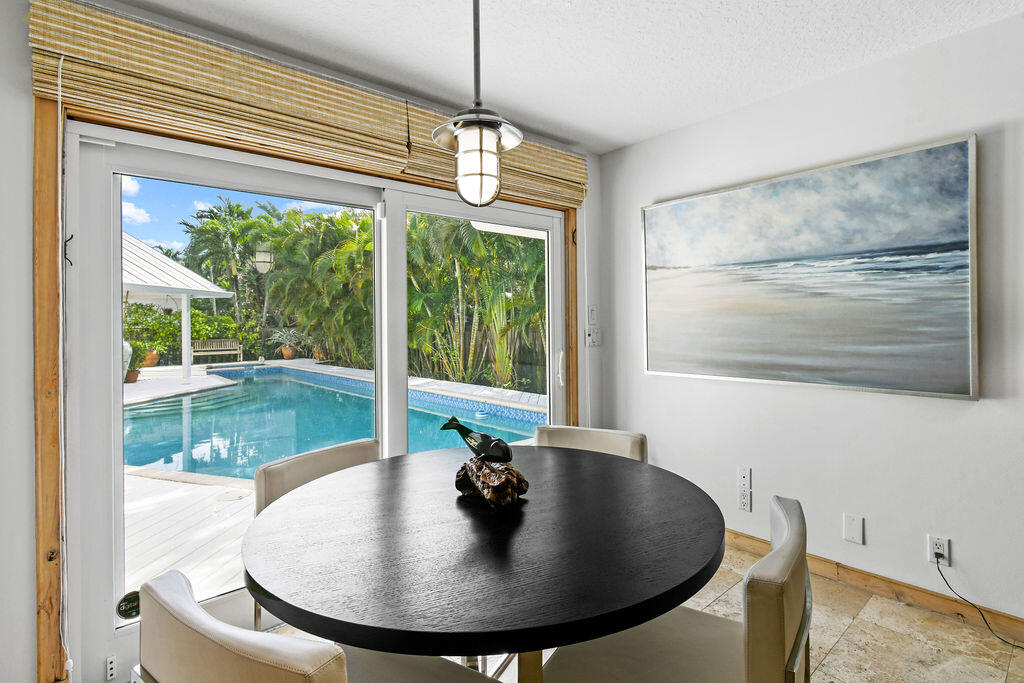 2388 Palm Harbor Drive