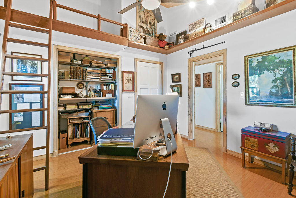 2388 Palm Harbor Drive