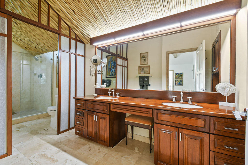 2388 Palm Harbor Drive