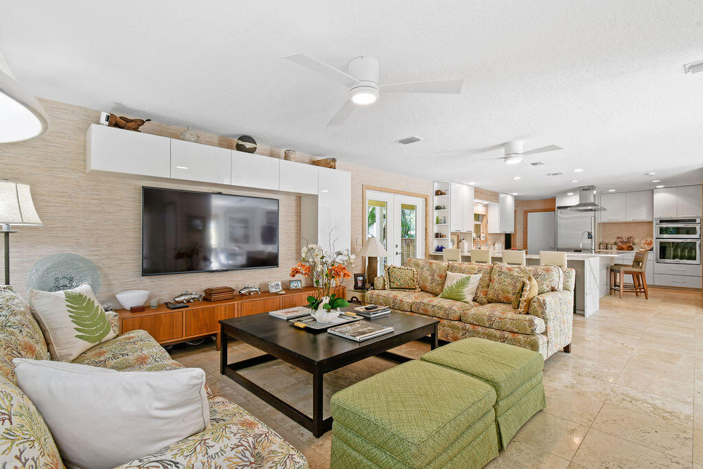 2388 Palm Harbor Drive