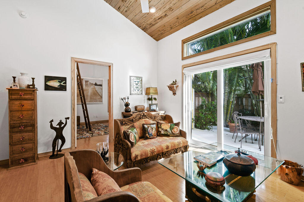2388 Palm Harbor Drive