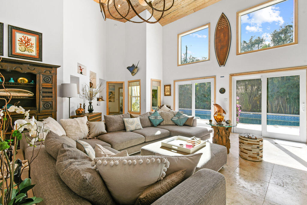2388 Palm Harbor Drive