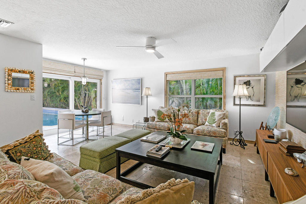 2388 Palm Harbor Drive