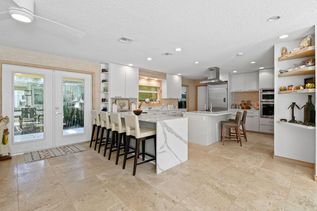 2388 Palm Harbor Drive