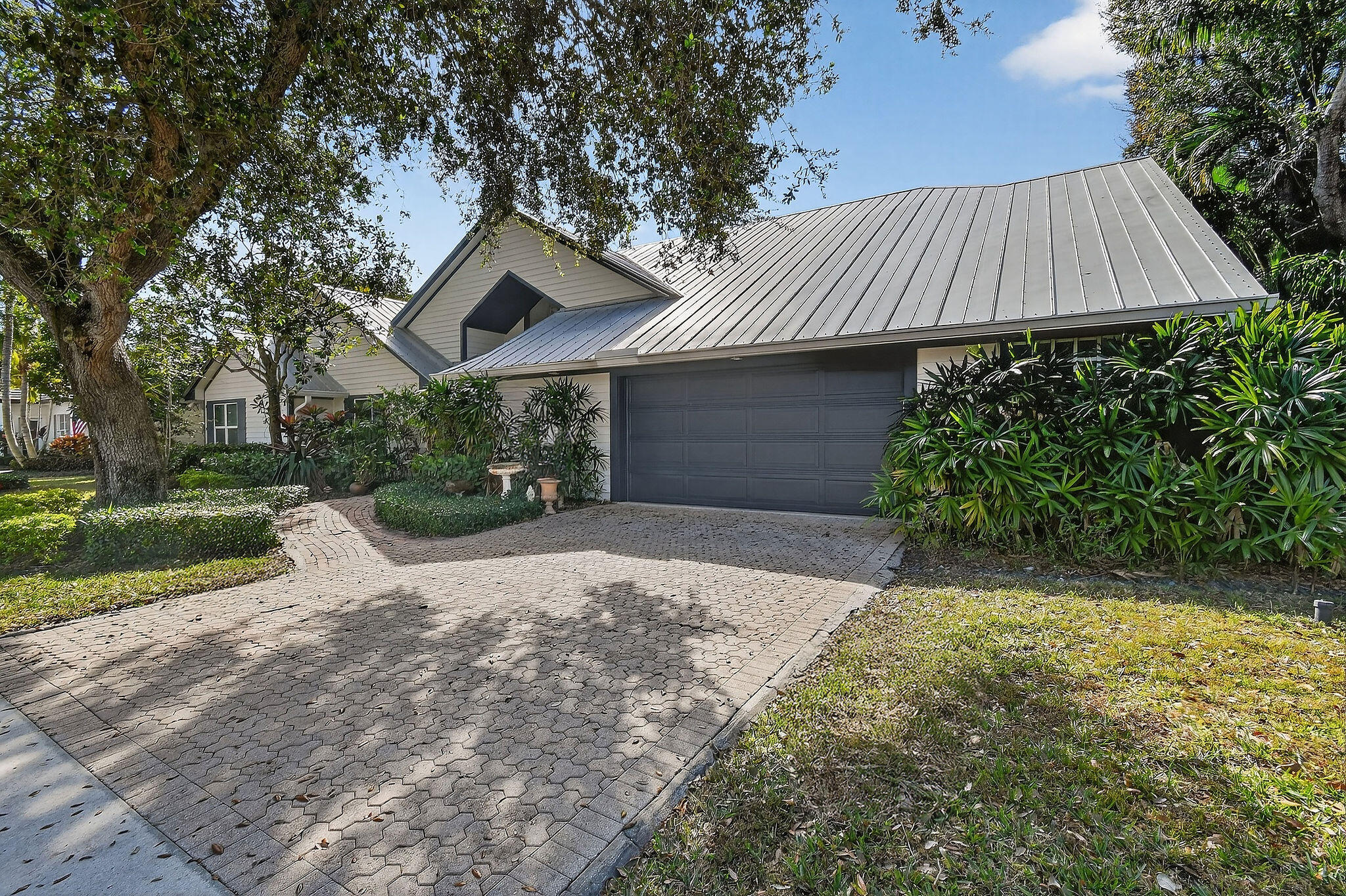 2388 Palm Harbor Drive