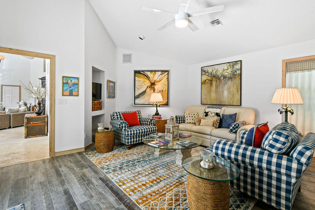 2388 Palm Harbor Drive