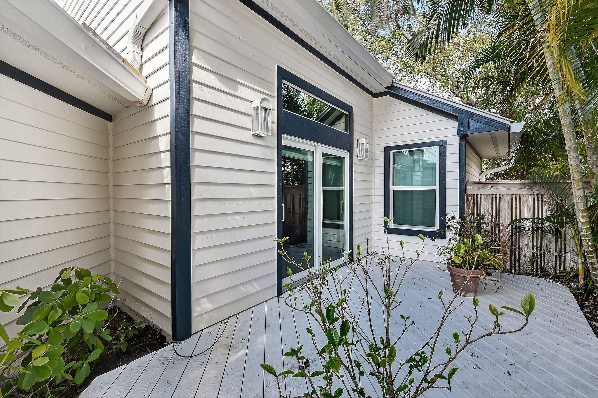 2388 Palm Harbor Drive