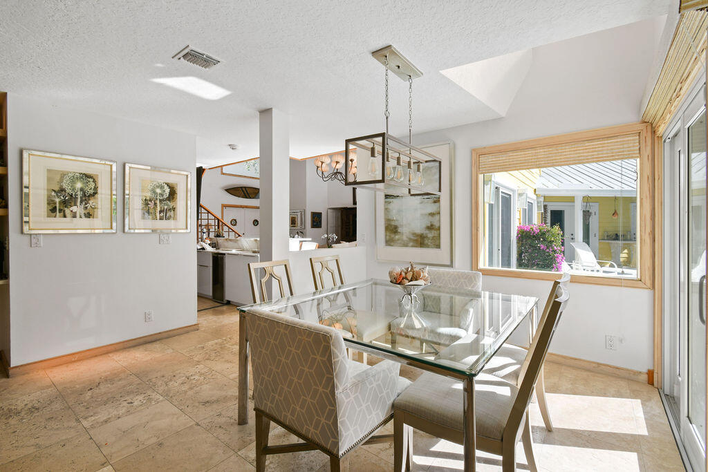 2388 Palm Harbor Drive