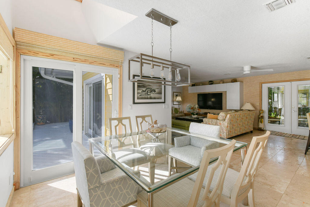 2388 Palm Harbor Drive