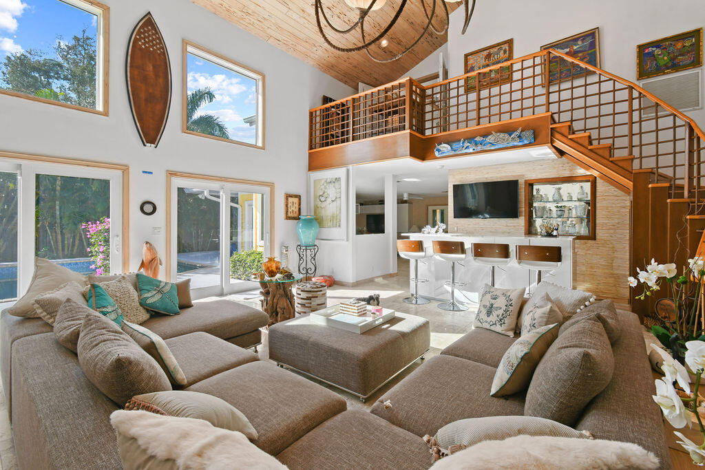2388 Palm Harbor Drive