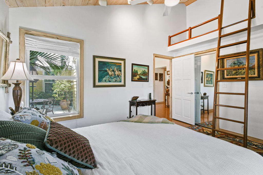 2388 Palm Harbor Drive