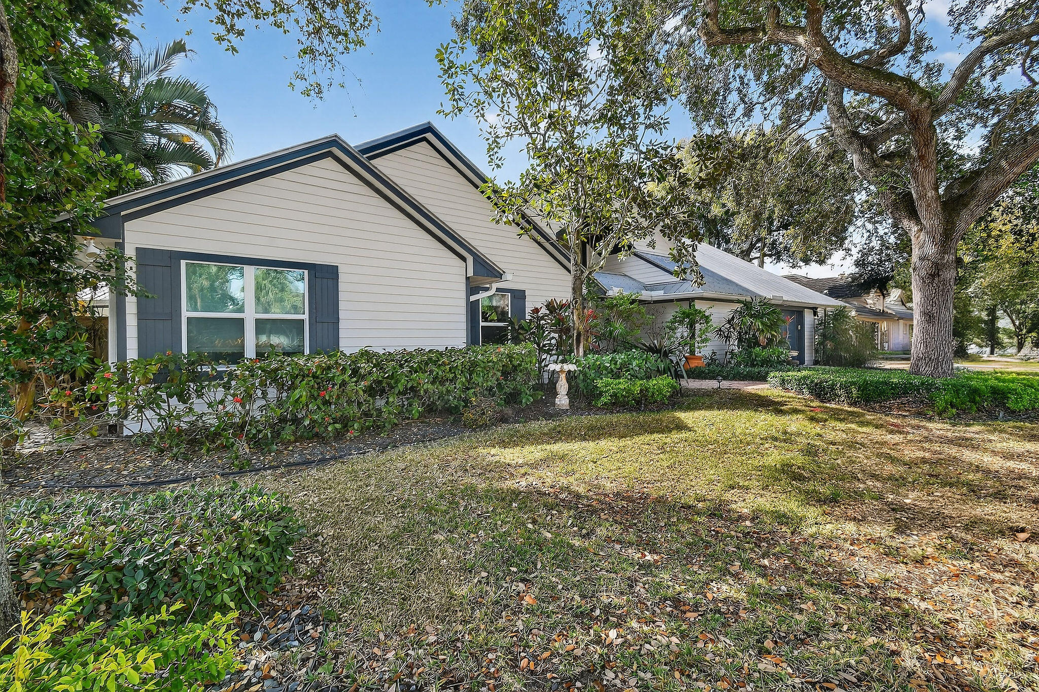 2388 Palm Harbor Drive