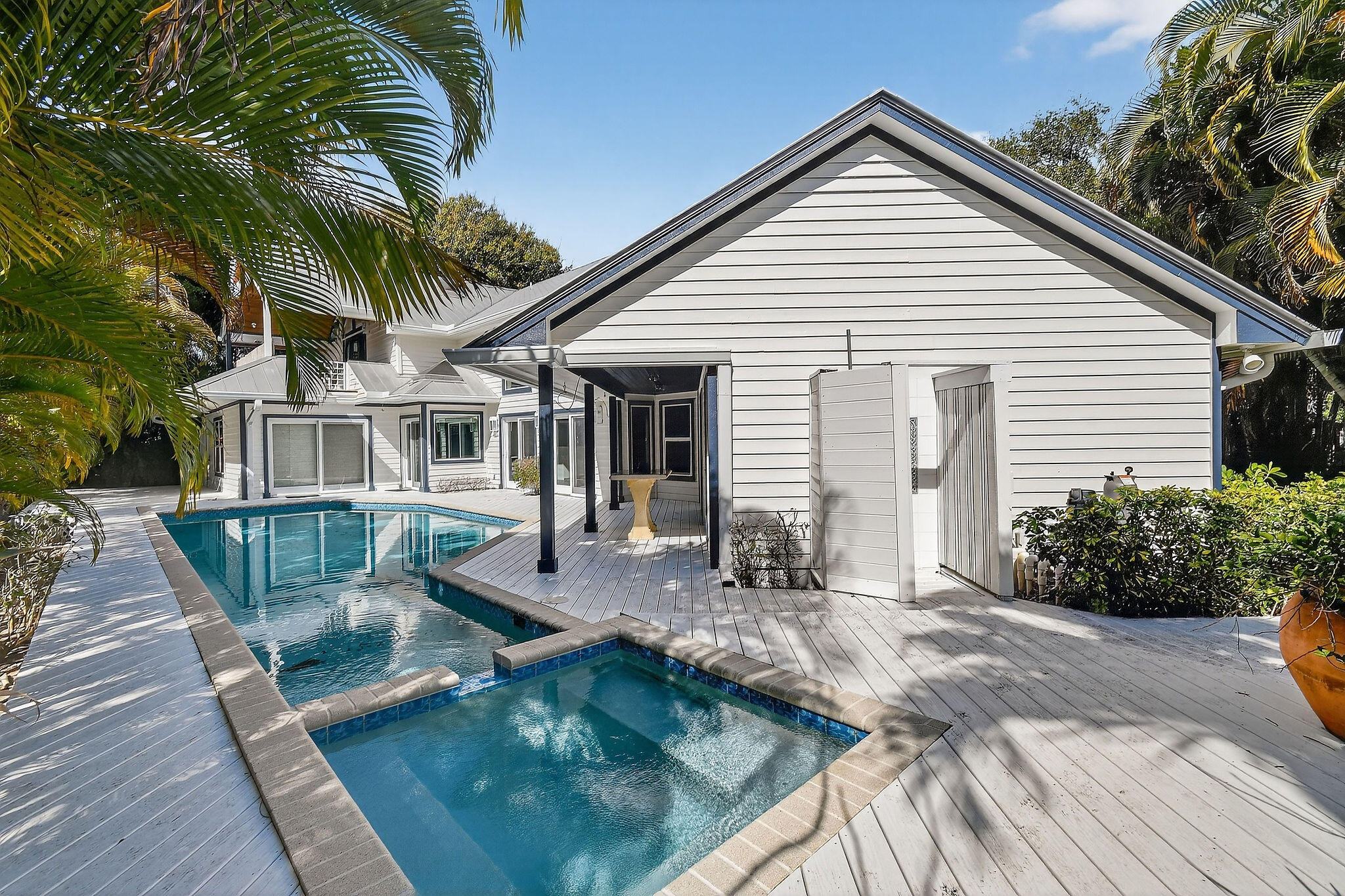 2388 Palm Harbor Drive