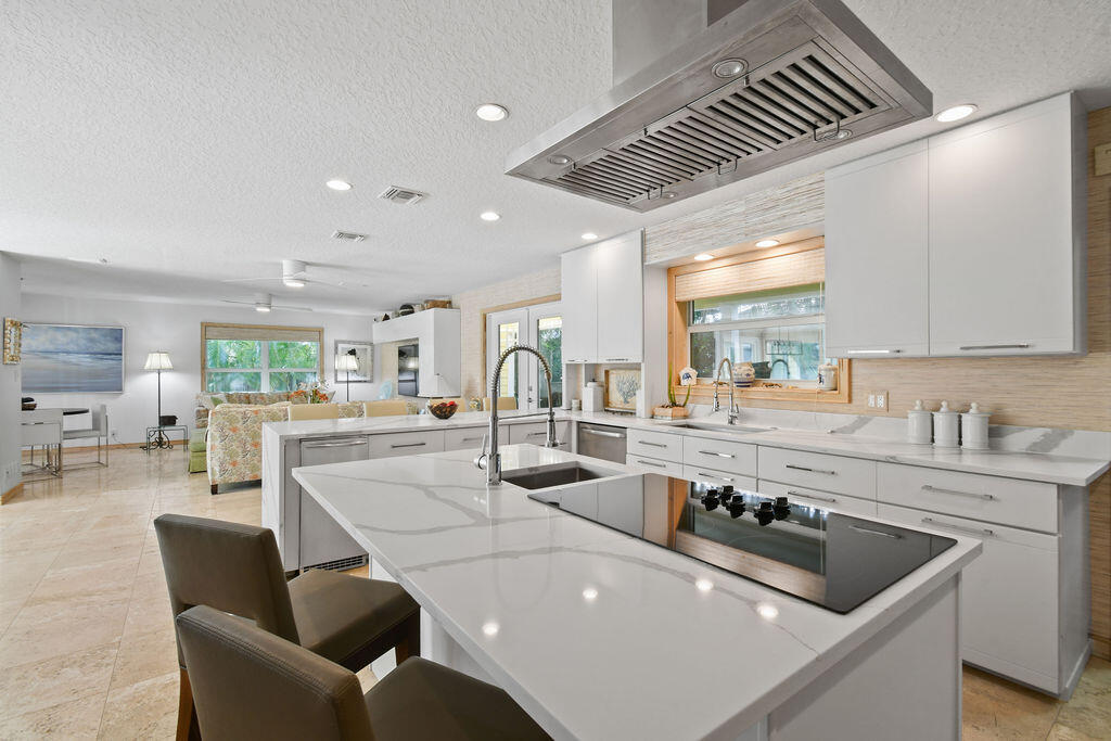 2388 Palm Harbor Drive