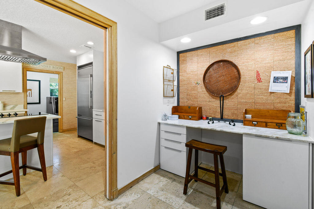 2388 Palm Harbor Drive