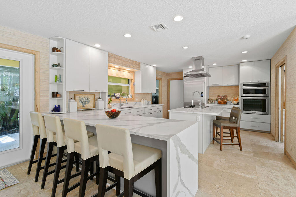 2388 Palm Harbor Drive