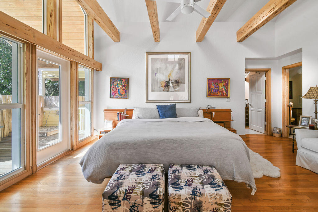 2388 Palm Harbor Drive