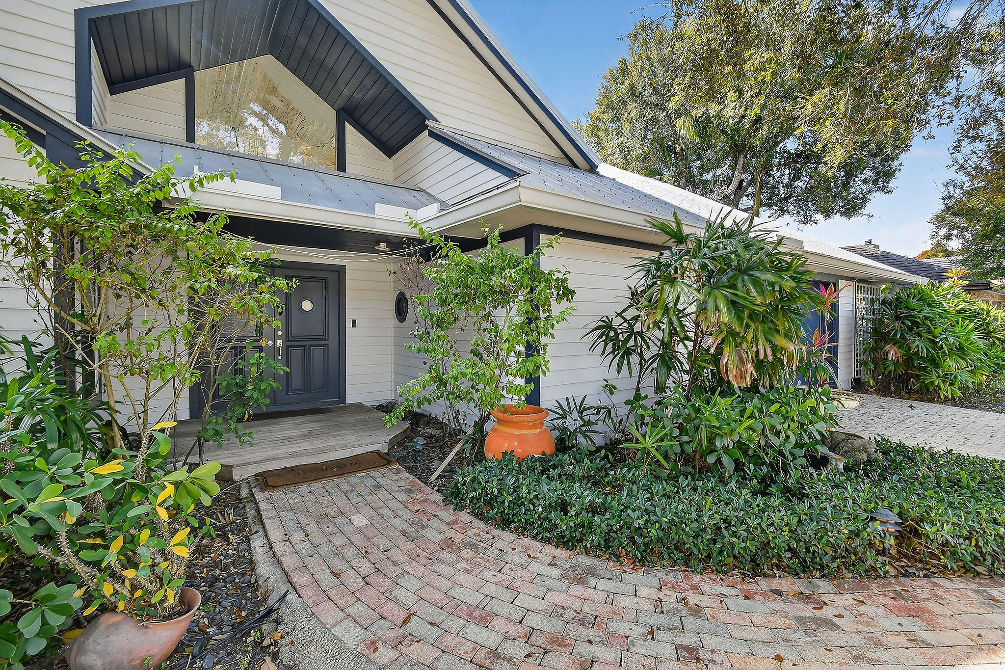 2388 Palm Harbor Drive