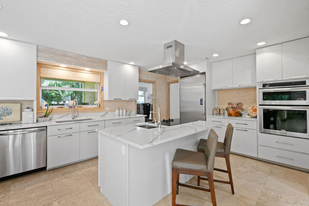 2388 Palm Harbor Drive