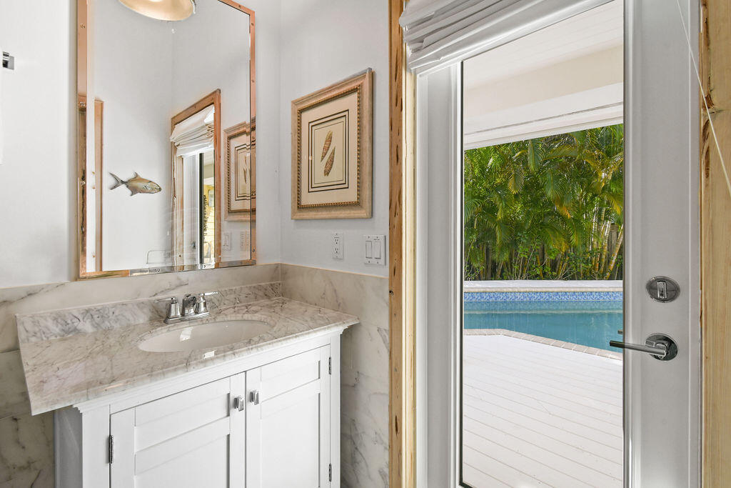 2388 Palm Harbor Drive