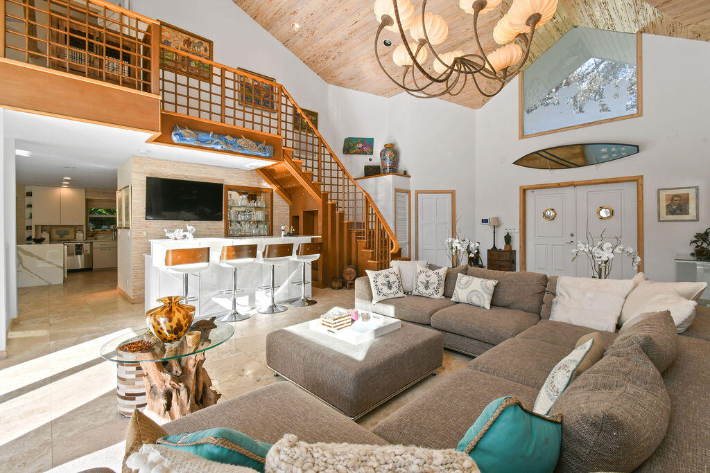 2388 Palm Harbor Drive