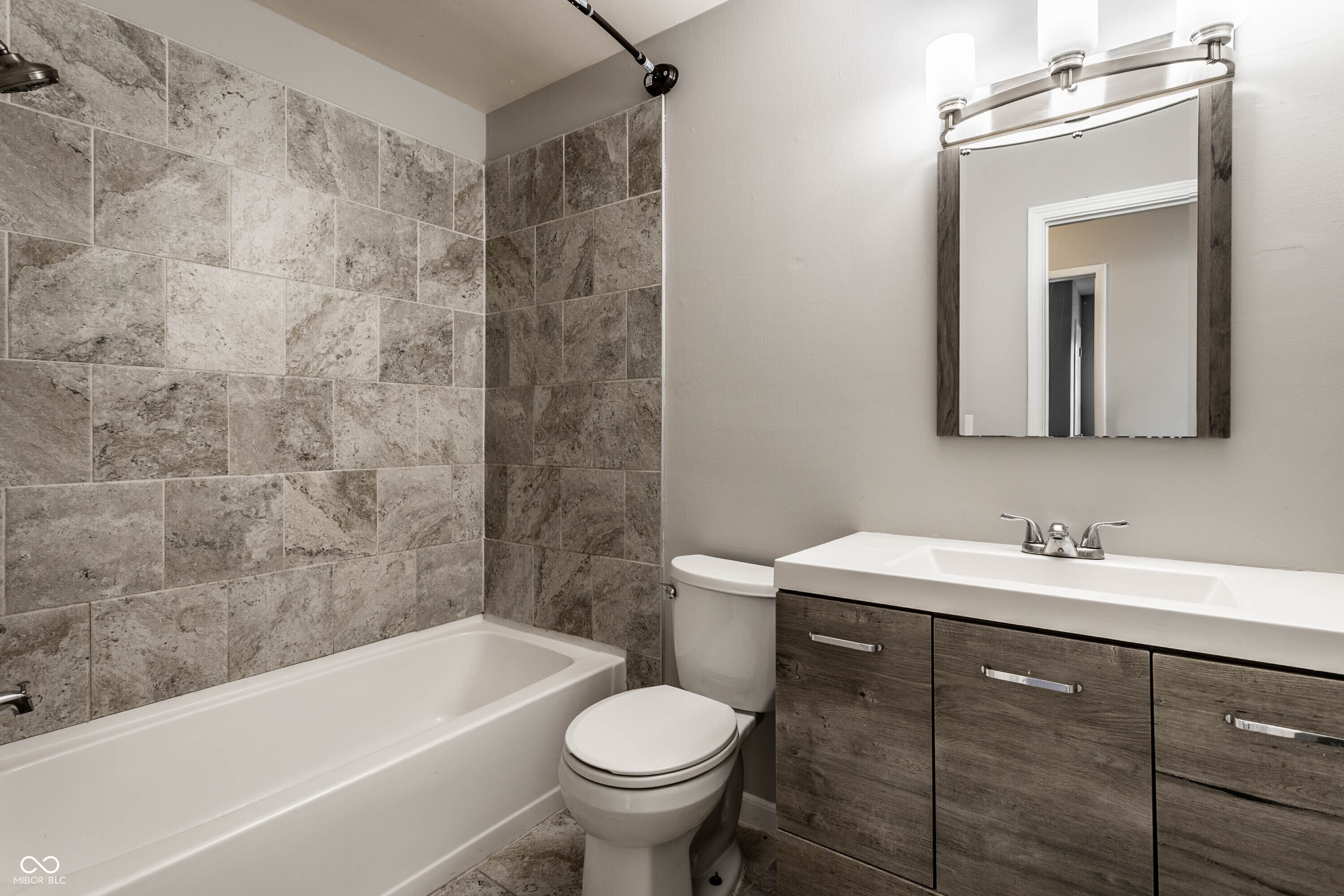 4839 Oakwood Trail