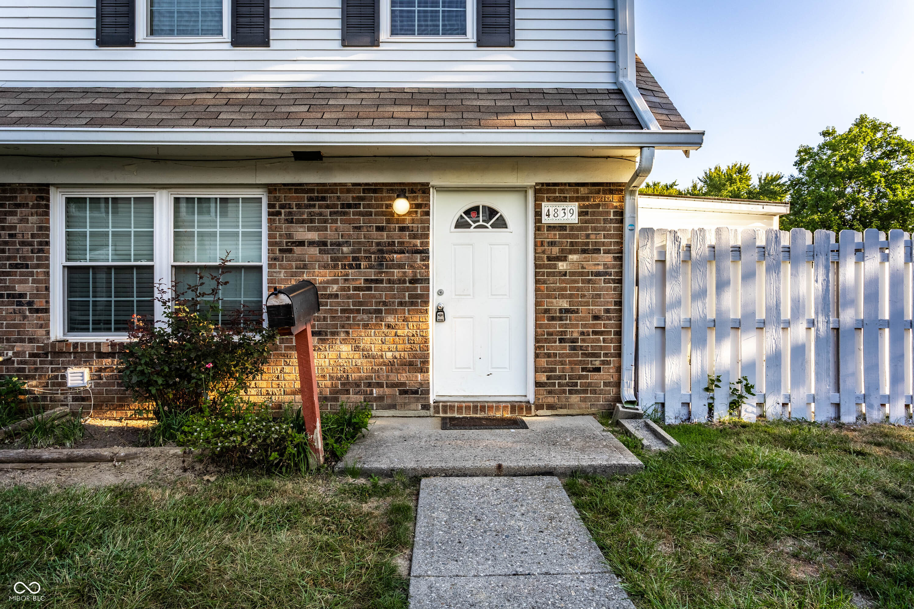 4839 Oakwood Trail