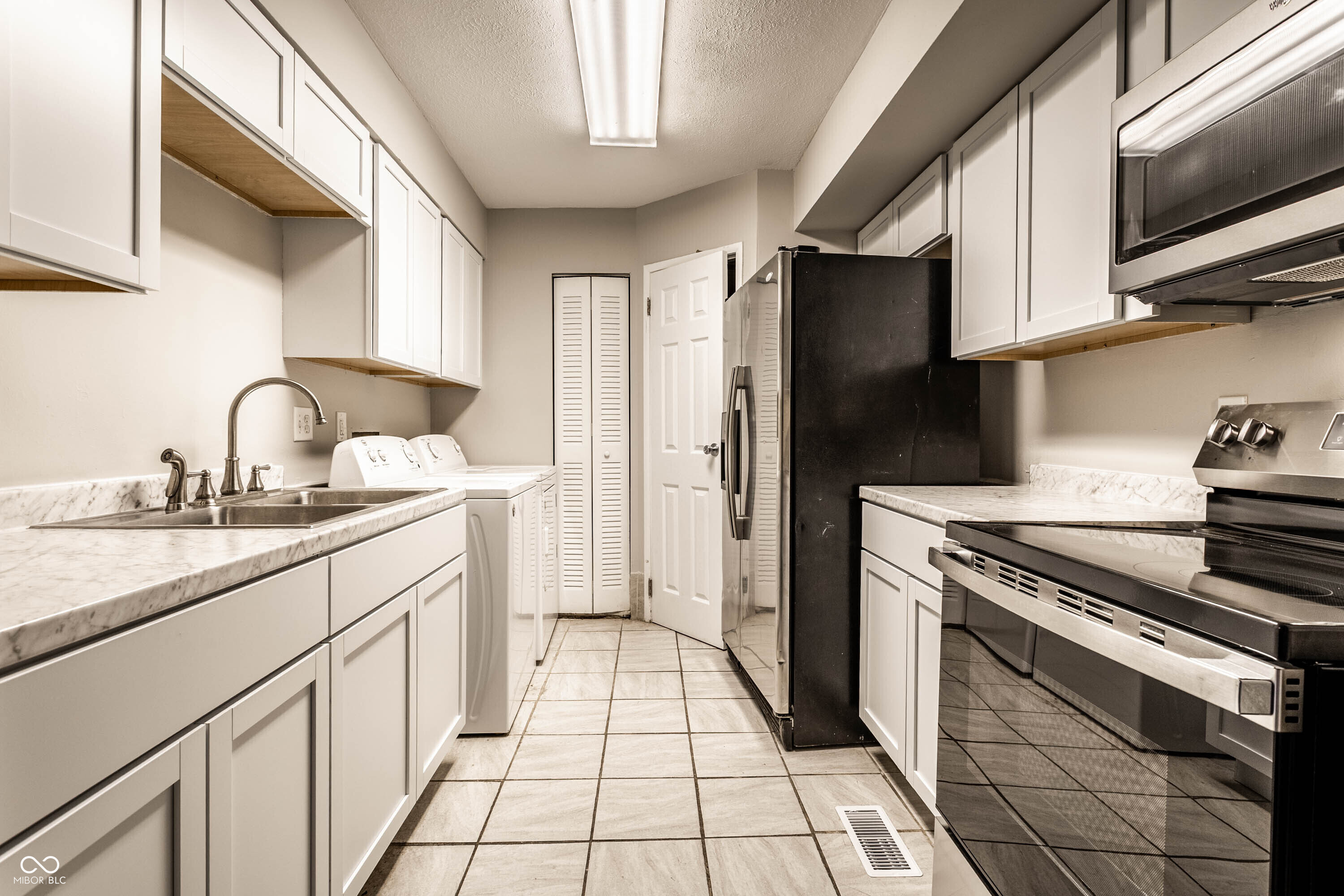 4839 Oakwood Trail