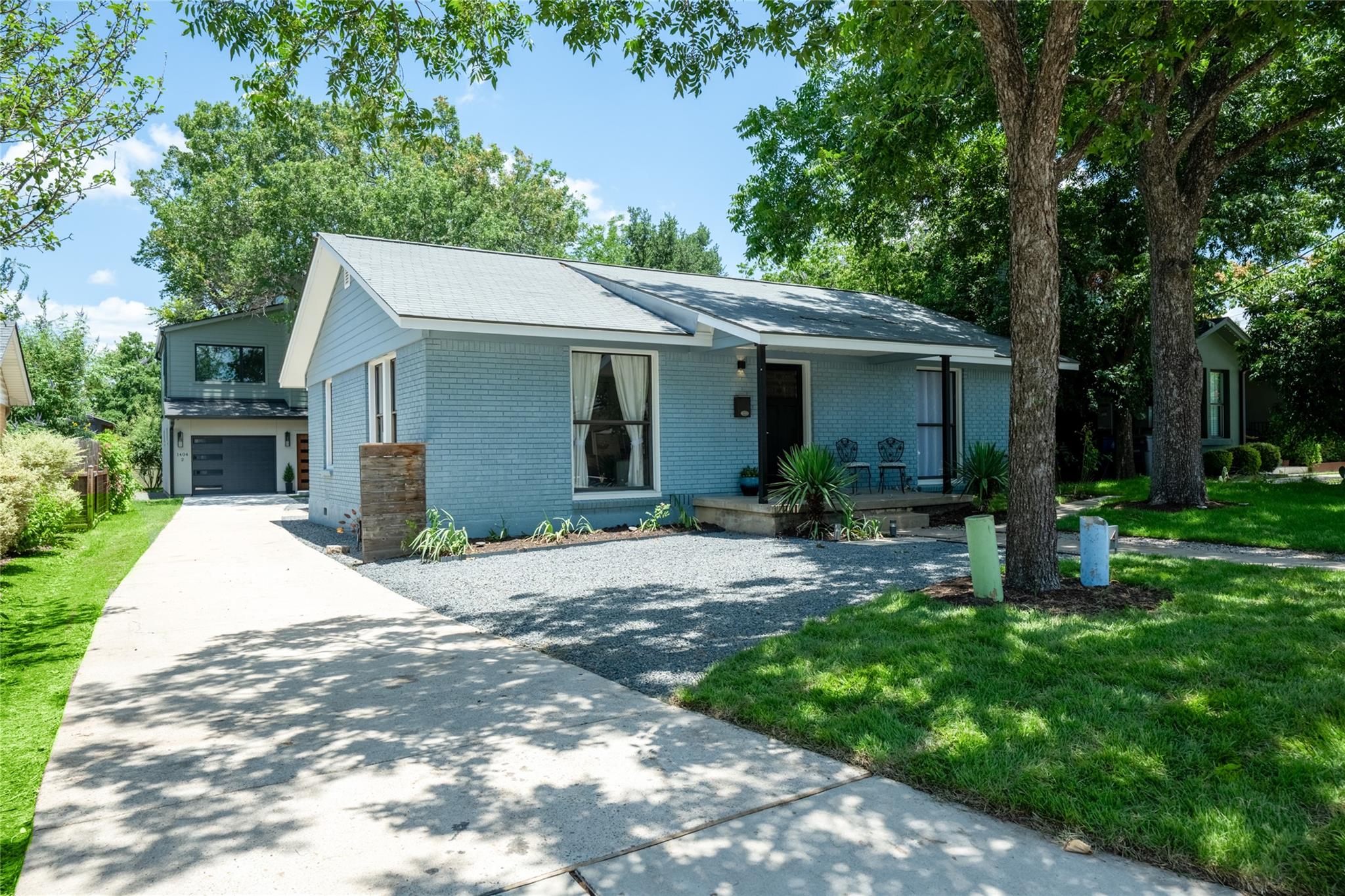 1404 Justin LN # 1