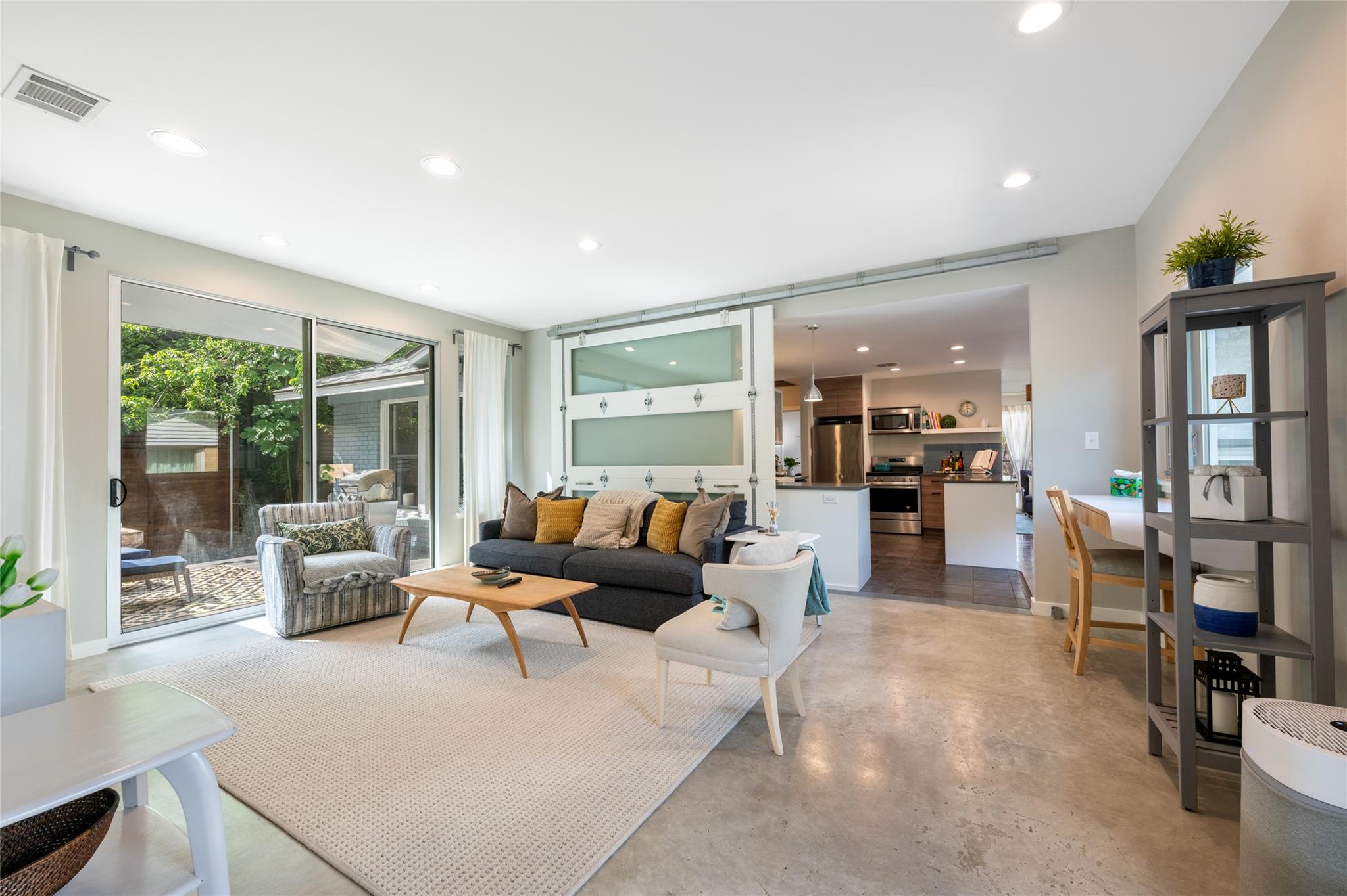 1404 Justin LN # 1