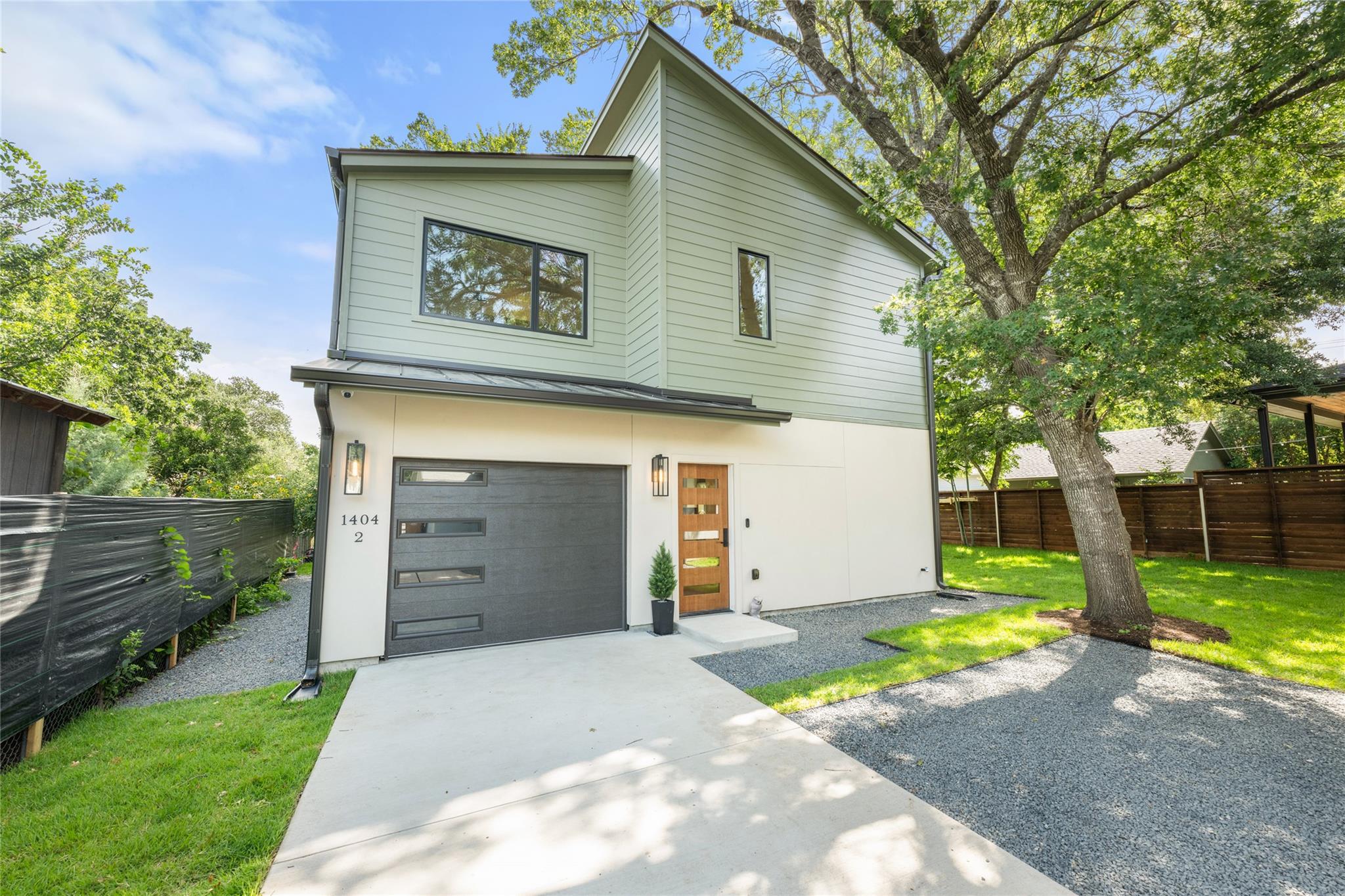 1404 Justin LN # 2