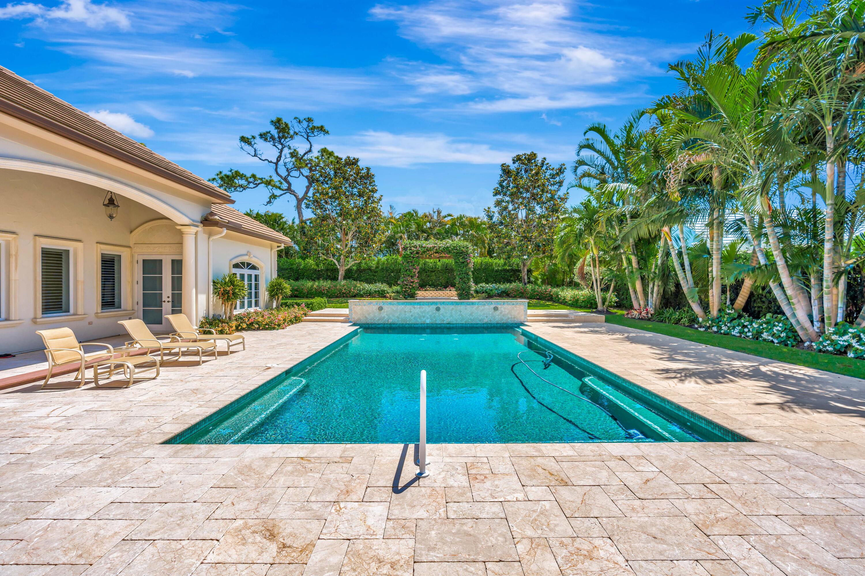 469 Mariner Dr