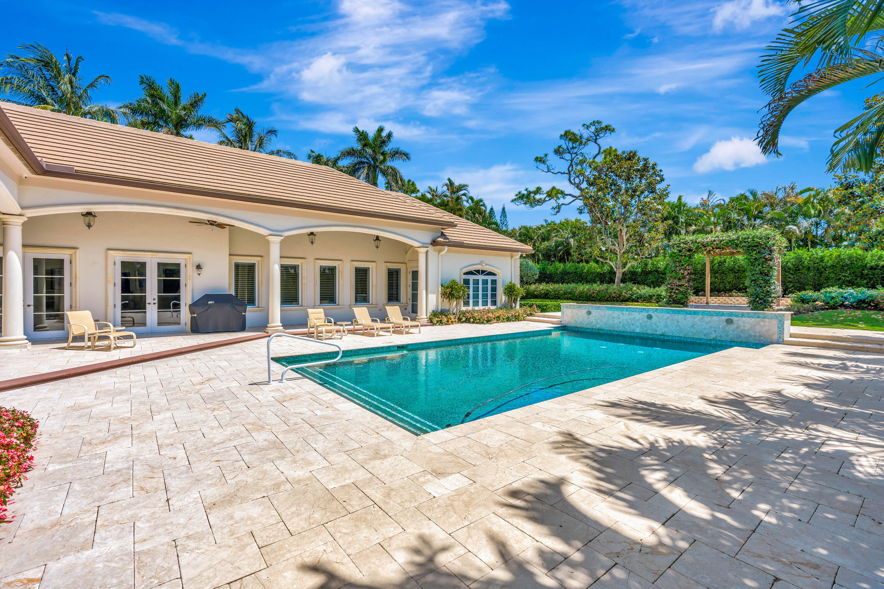 469 Mariner Dr