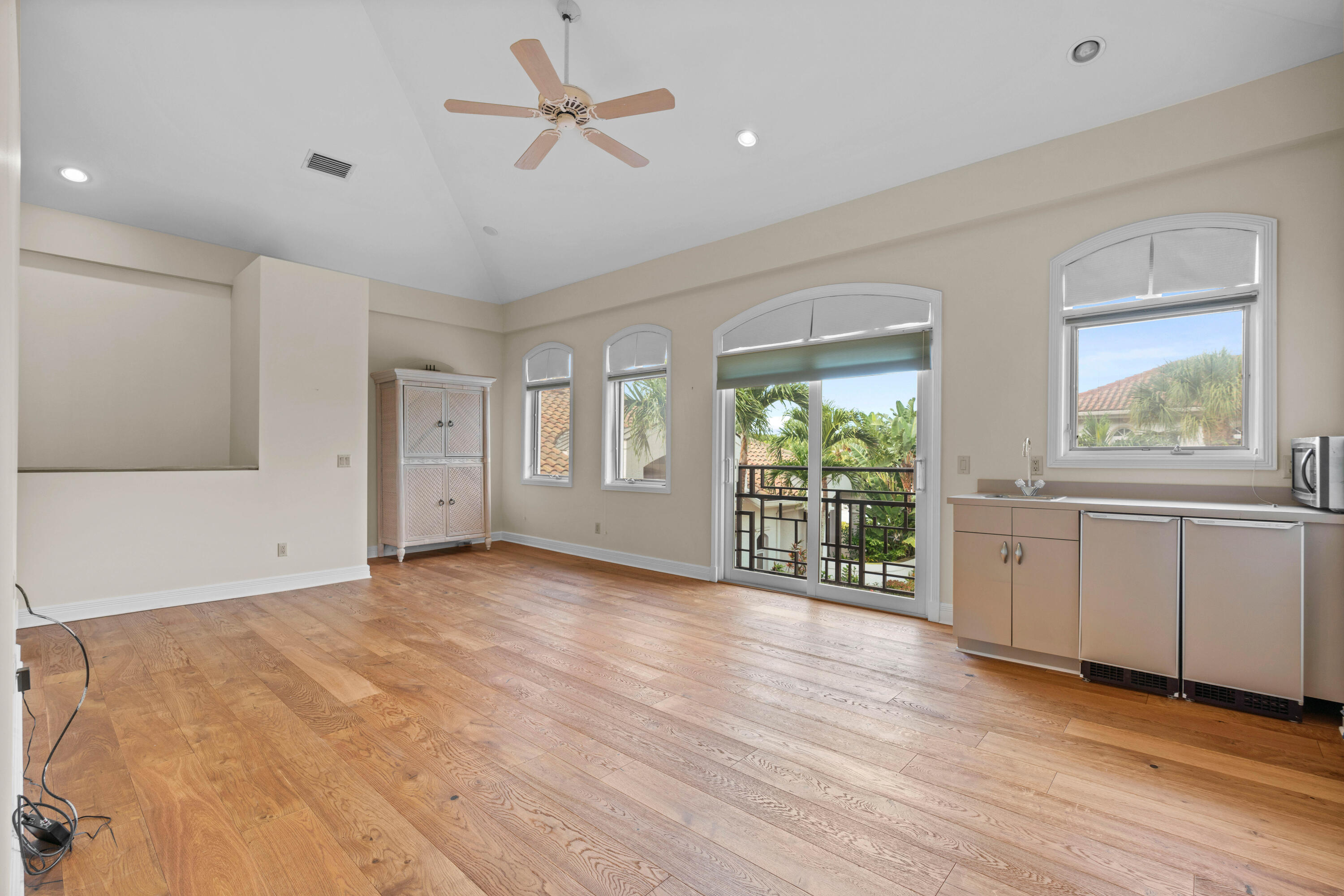 371 Eagle Dr