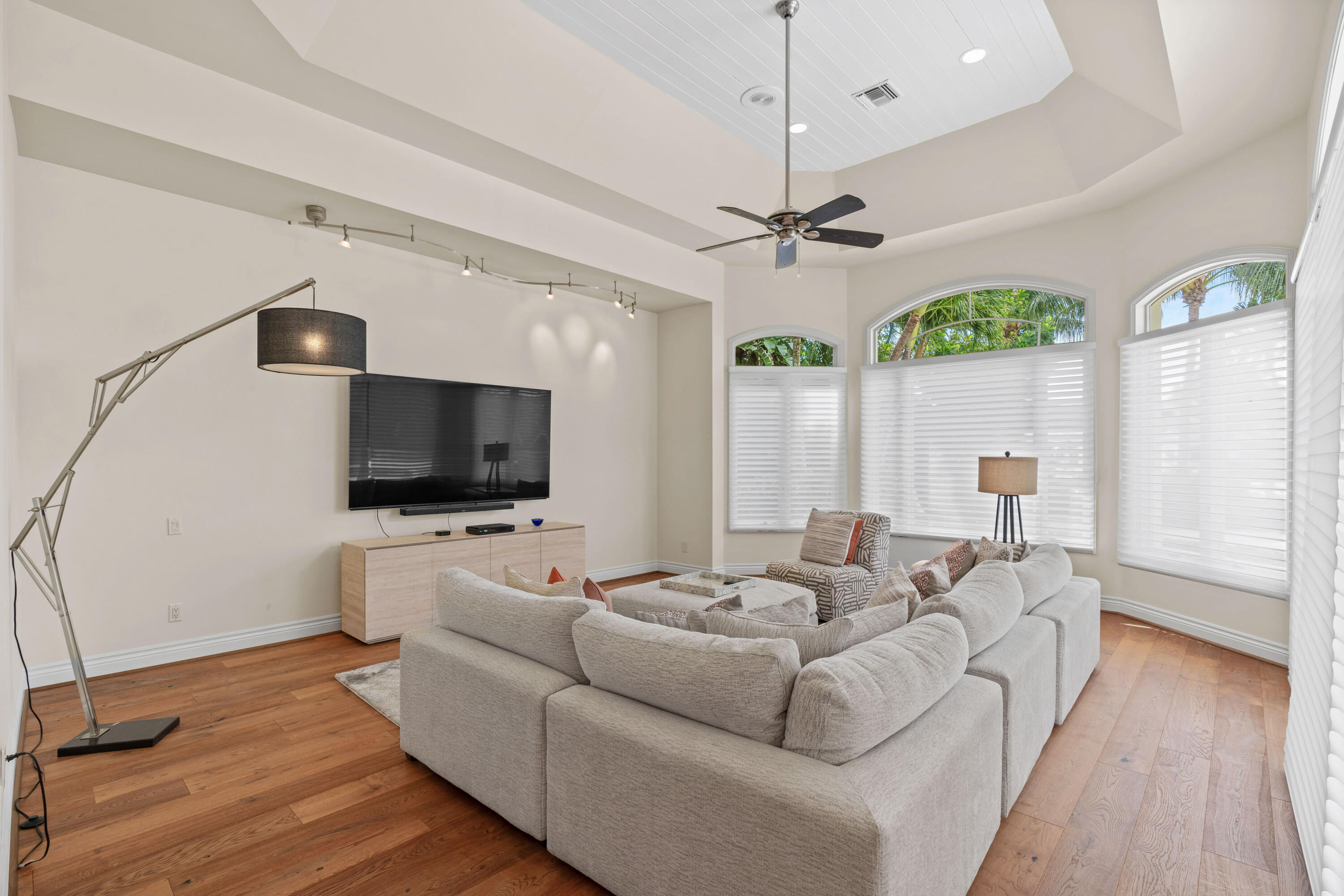 371 Eagle Dr